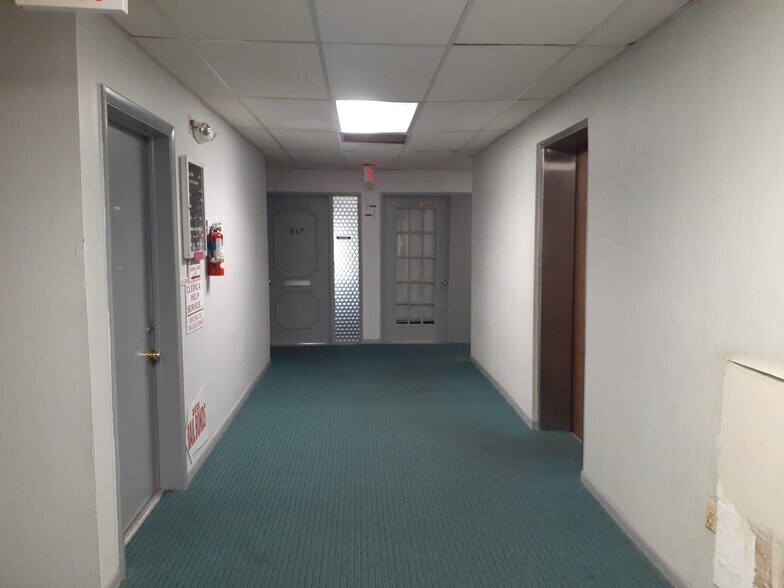 More Photos Of 5006 Trouble Creek Rd, New Port Richey Office For Sale