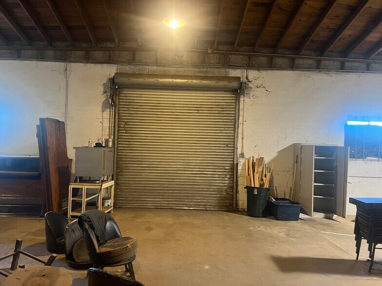More Photos Of 1505-1507 W 18th St, Merced Warehouse For Lease