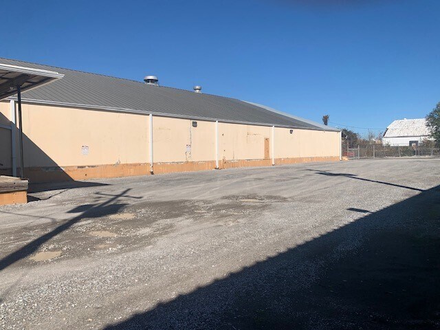 More Photos Of 4401 Euphrosine St, New Orleans Distribution For Sale