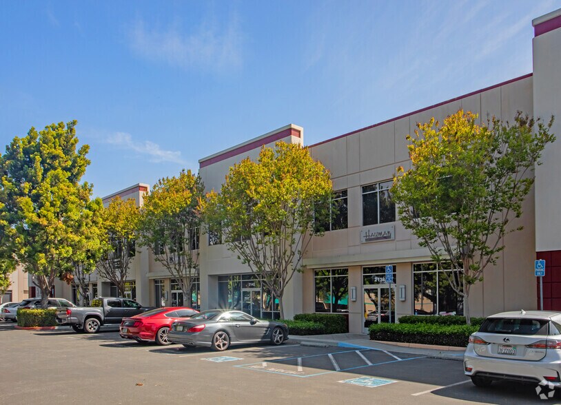 More Photos Of 2130-2162 Ringwood Ave, San Jose Showroom For Sale