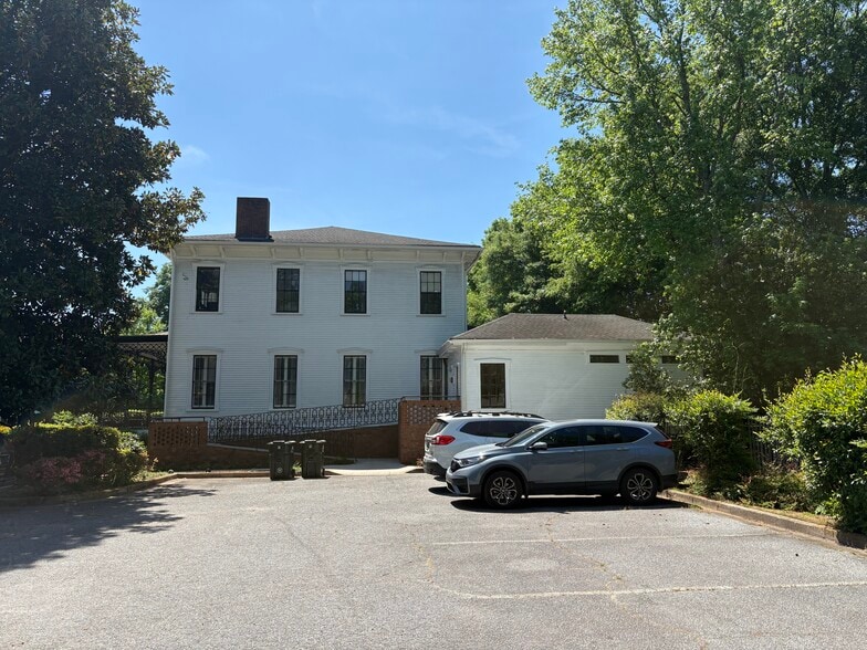 More Photos Of 325 N Milledge Ave, Athens Office For Sale