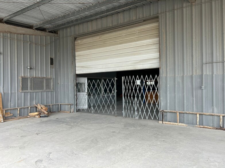 More Photos Of 5568 Ayers St, Corpus Christi Industrial For Sale
