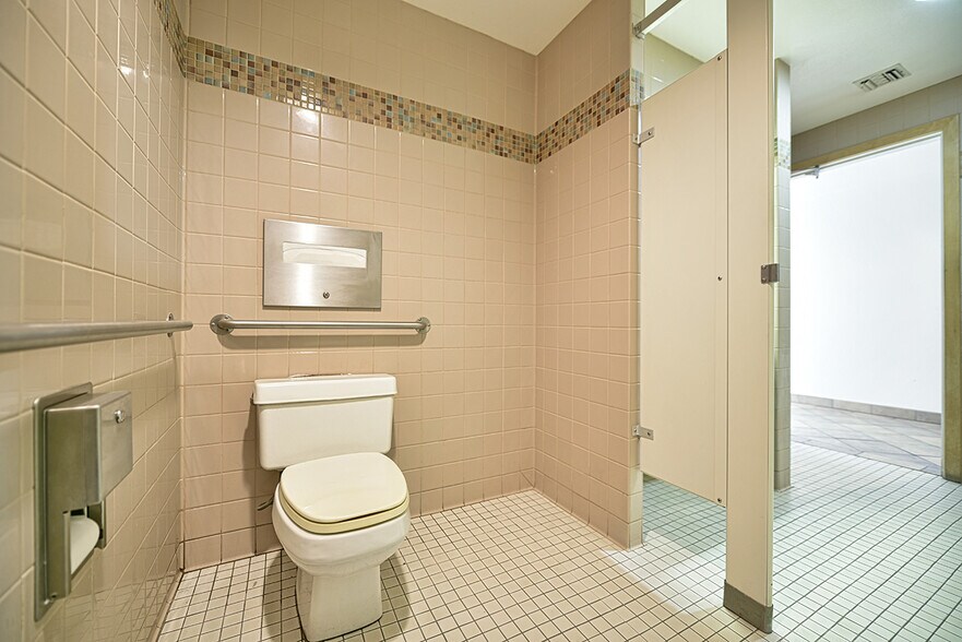 More Photos Of 1744 Forrest Way, Carson City Manufacturing For Sale