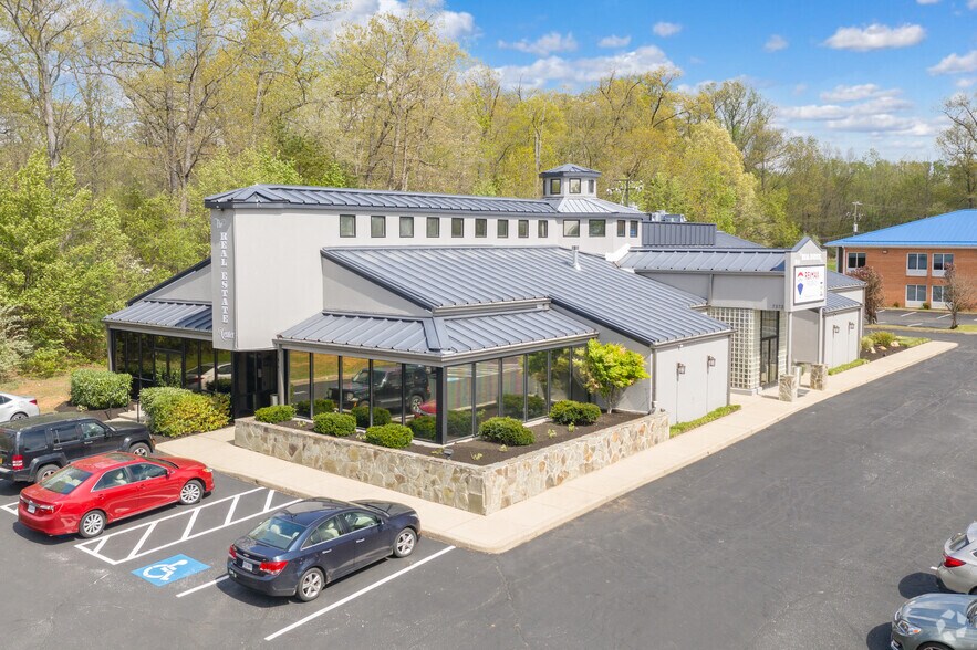 More Photos Of 7373 Comfort Inn Dr, Warrenton General Retail For Lease