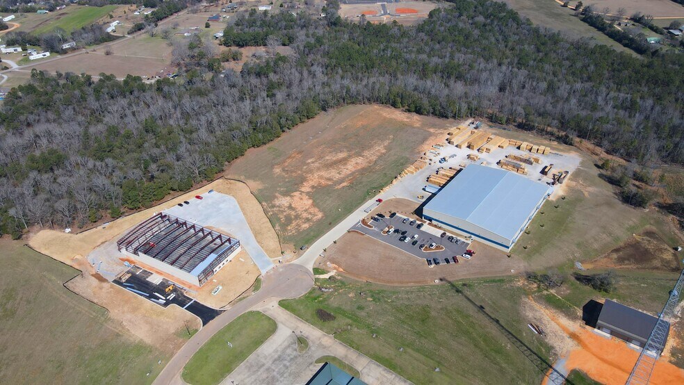 More Photos Of 107 Jesse Samuel Hunt Blvd, Prattville Warehouse For Lease