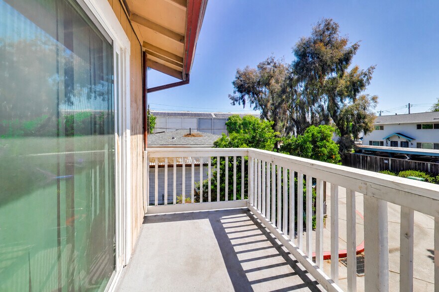 More Photos Of 22049 Hathaway Ave, Hayward Apartments For Sale