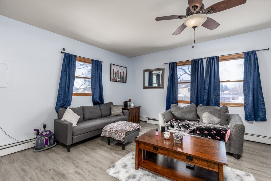 More Photos Of 415 N Sycamore St, Somonauk Apartments For Sale