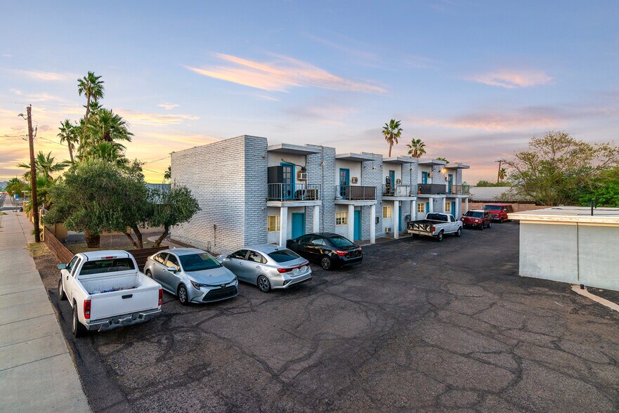 More Photos Of 525 N 32nd St, Phoenix Apartments For Sale