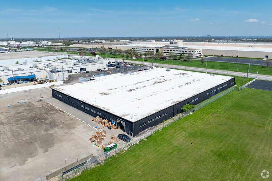 More Photos Of 195 Phillipi Rd, Columbus Warehouse For Lease