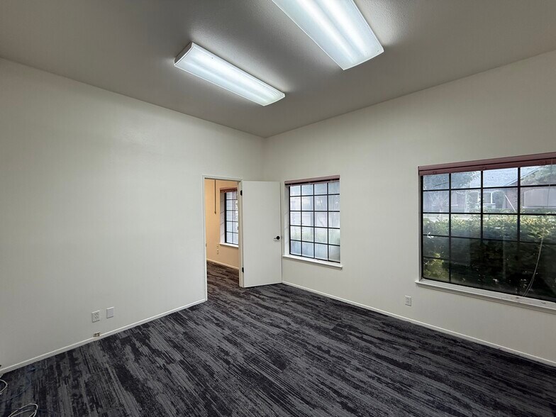 More Photos Of 2889 Cohasset Rd, Chico Office For Lease