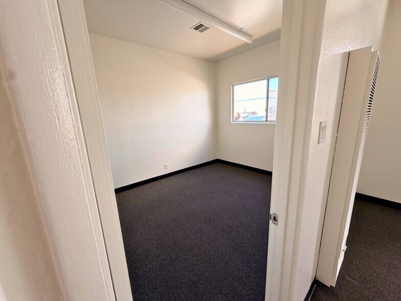 More Photos Of 1600-1618 E Wilshire Ave, Santa Ana Manufacturing For Lease