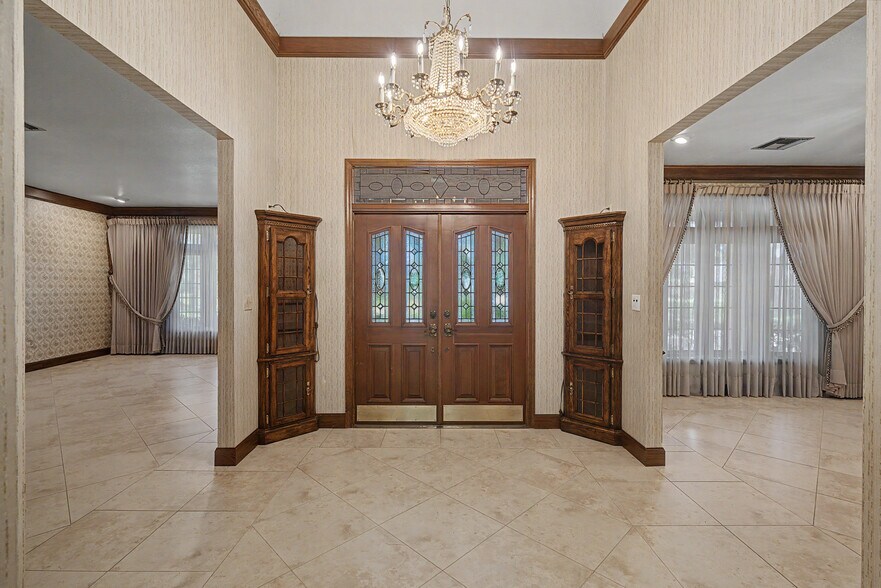 More Photos Of 2160 Laurence Dr, Clearwater Office For Sale