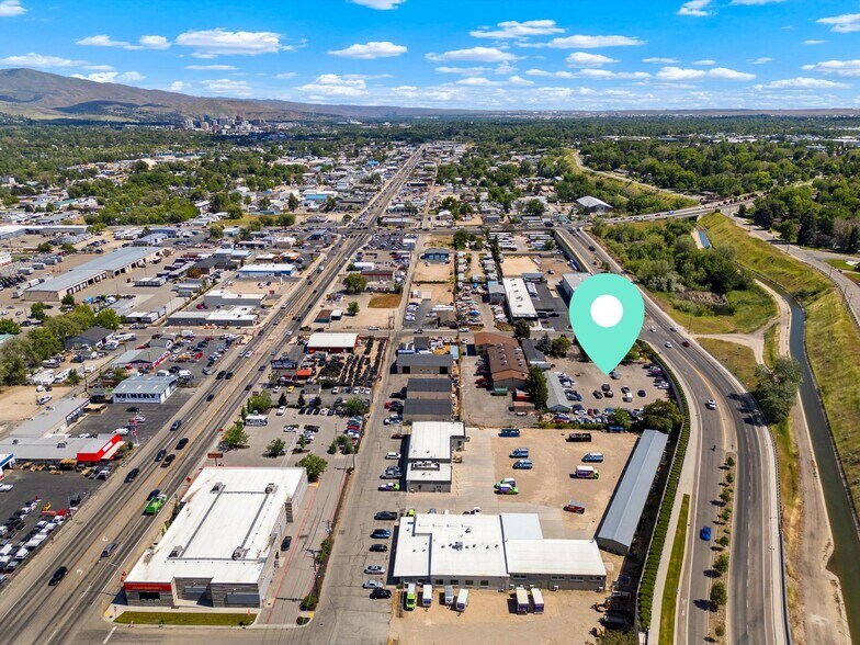 More Photos Of 114 W 43rd St, Garden City Warehouse For Sale