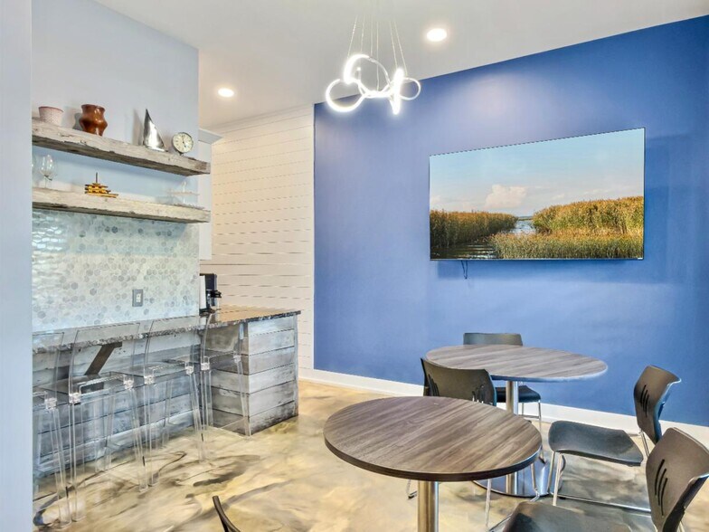 More Photos Of 668 Marina Dr, Charleston Medical For Sale