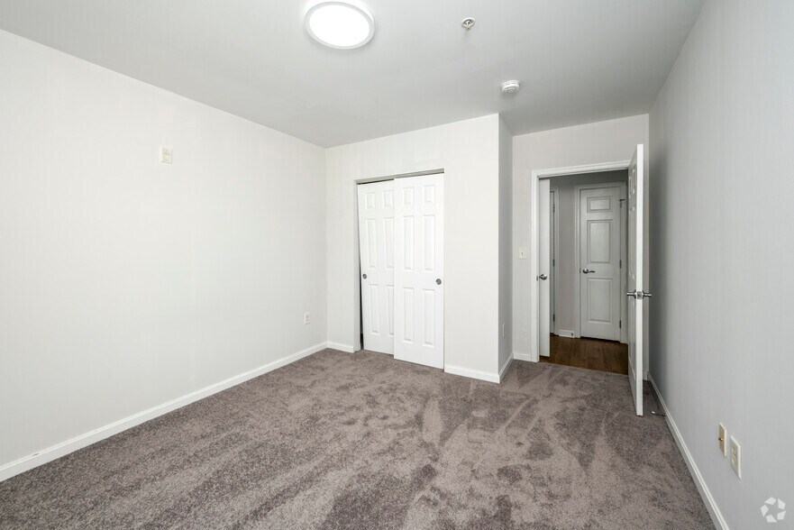 More Photos Of 130 Rollins Ave, Rockville Apartments For Lease