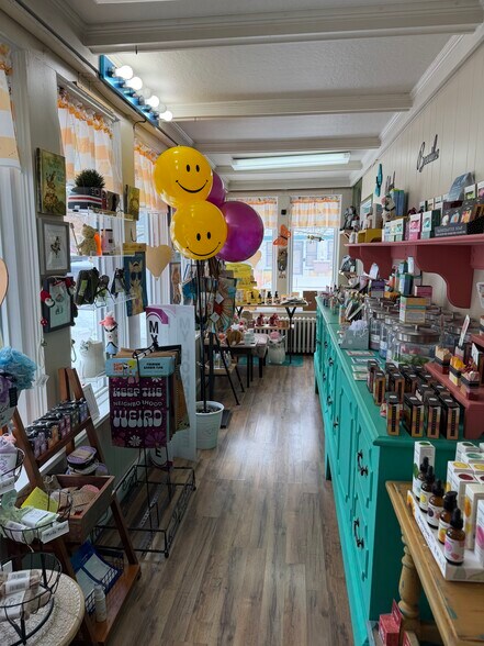 More Photos Of 138 W Main St, Ligonier Township Storefront Retail Residential For Sale