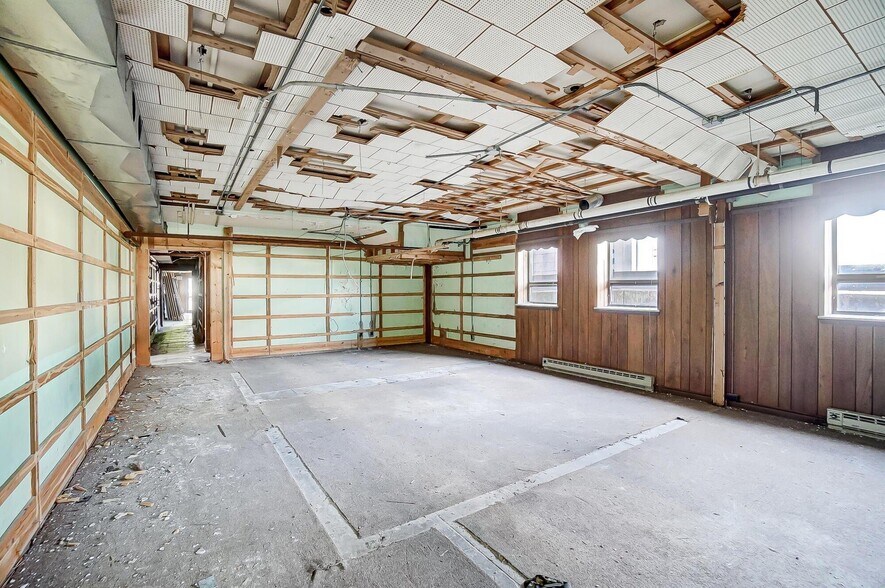 More Photos Of 311 S Main St, Celina Office For Sale