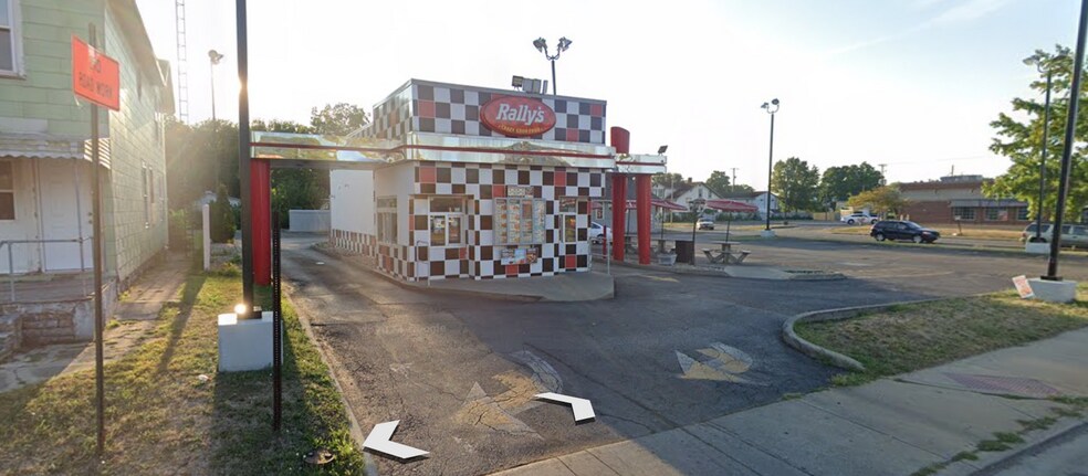 More Photos Of 129 N Bridge St, Chillicothe General Retail For Lease