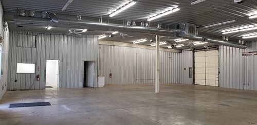 More Photos Of 44 NE 51st St, Oklahoma City Light Distribution For Lease