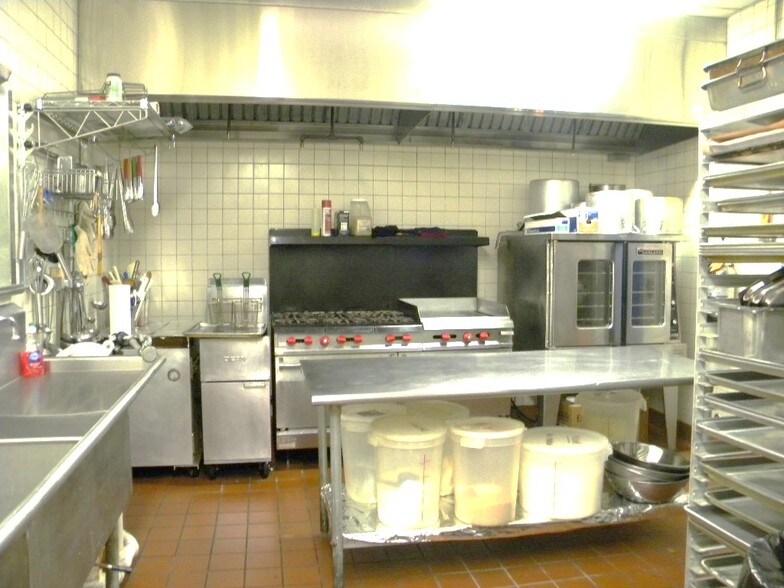 More Photos Of 1208 Laurel St, Columbia Freestanding For Sale