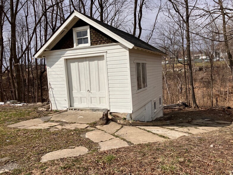 More Photos Of 54 Parkwood Blvd, Hudson Apartments For Sale