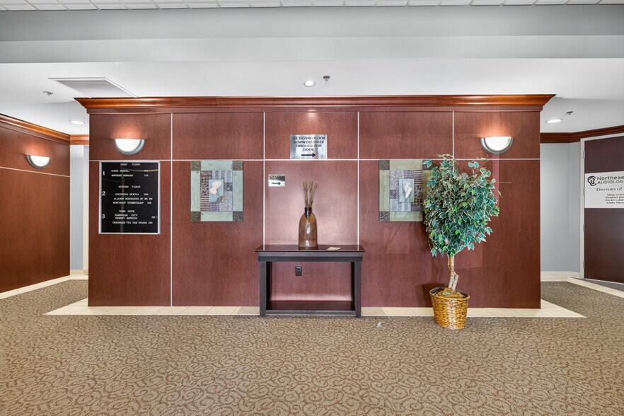 More Photos Of 51 Webb Pl, Dover Office For Sale