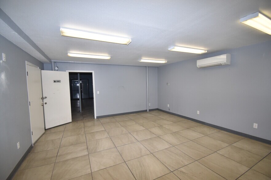 More Photos Of 410 Santa Fe St, El Paso Freestanding For Lease