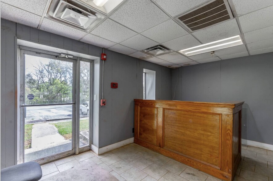 More Photos Of 1129 S Chattanooga St, LaFayette Warehouse For Sale