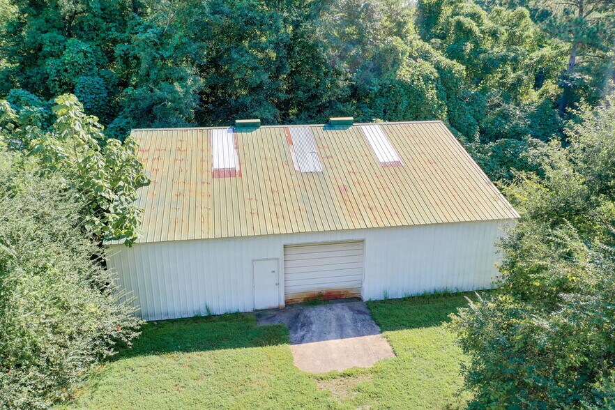 More Photos Of 208 Carolina Dr, Liberty Warehouse For Sale