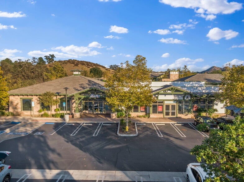 More Photos Of 29105-29125 Canwood St, Agoura Hills Restaurant For Lease