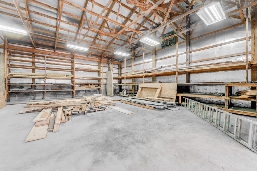 More Photos Of 205 10th St, Fairmont Office For Sale