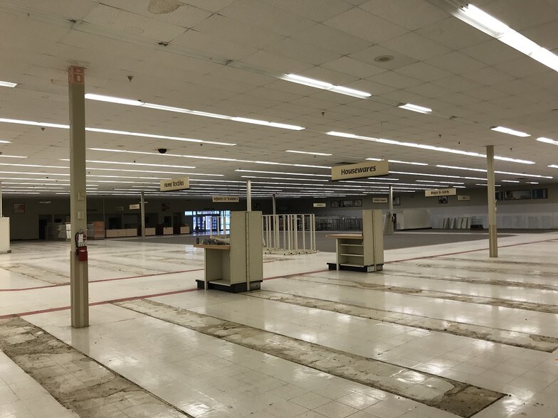 More Photos Of 2001 E 9th St, Trenton Storefront For Lease