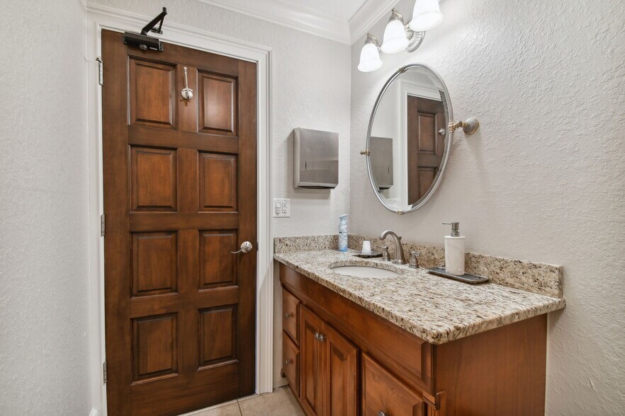 More Photos Of 1137 Bartow Rd, Lakeland Office For Lease