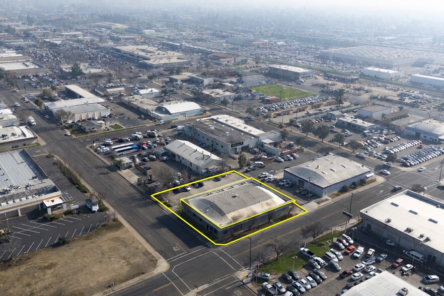 Primary Photo Of 1460 W 18th St, Merced Office For Sale