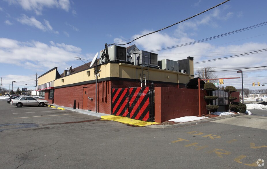 More Photos Of 878 Route 1, Edison Fast Food For Lease