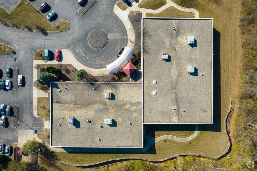 More Photos Of 4300-4310 Clime Rd, Columbus Medical For Lease