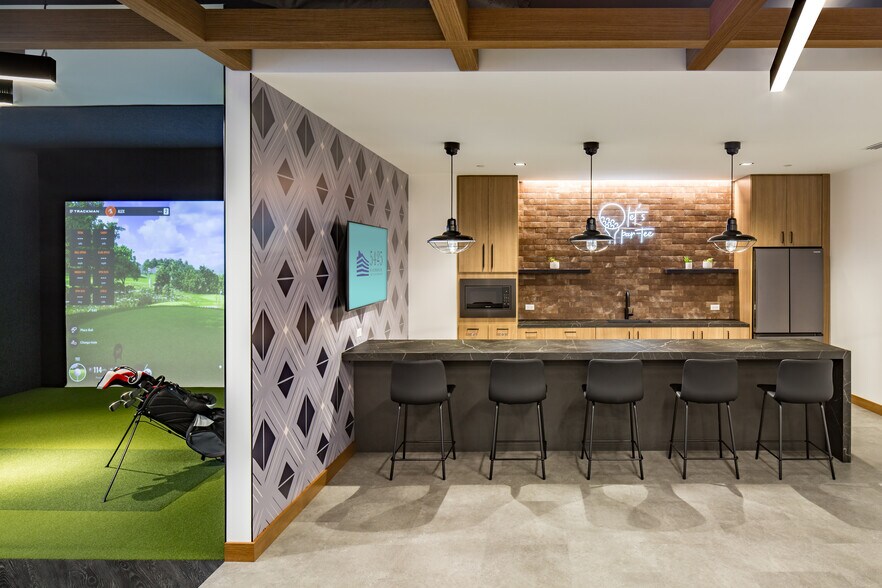 More Photos Of 5425-5481 Wisconsin Ave, Chevy Chase Unknown For Lease