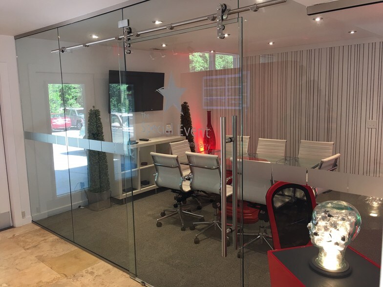 More Photos Of 1223 Walnut St, Cary Office For Lease