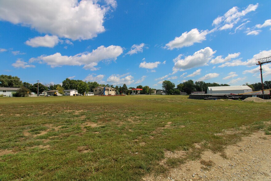 More Photos Of 107 8th Ave SW, Kasson Specialty For Sale