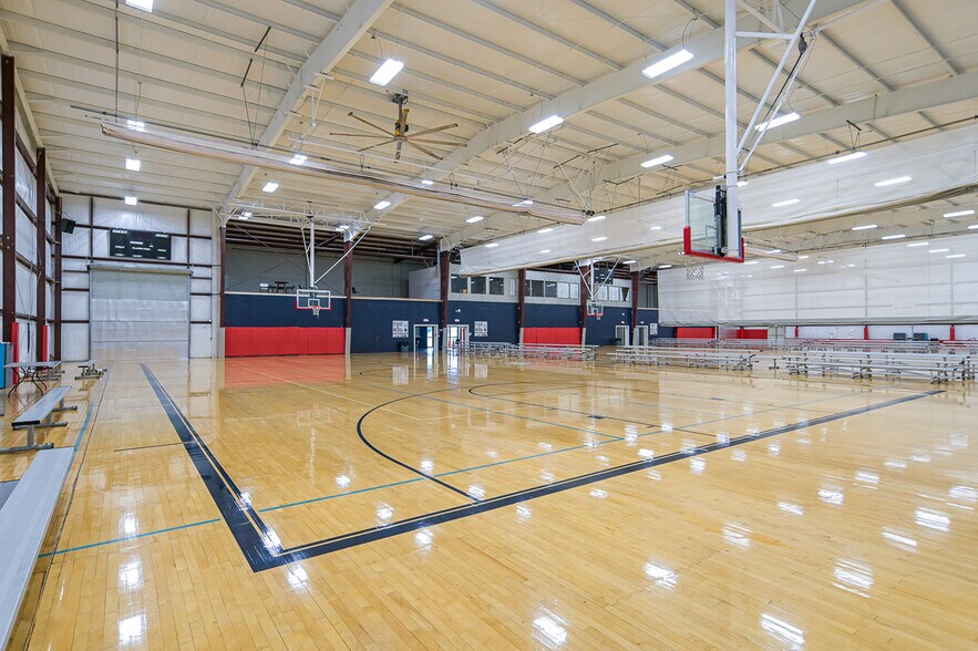 More Photos Of 4100 AL Highway 69, Guntersville Sports And Entertainment For Sale