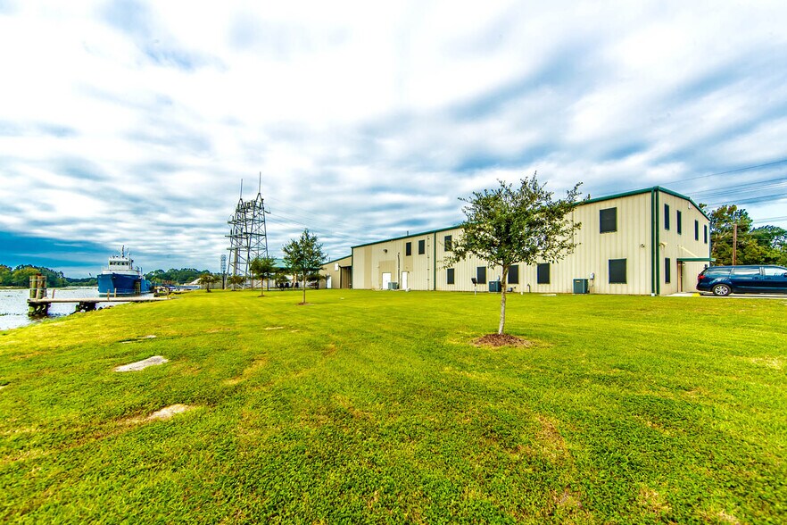 More Photos Of 1711 Dunn St, Houma Service For Lease