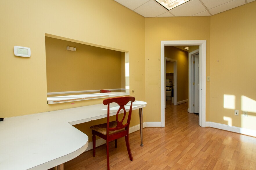 More Photos Of 75 Thomas Johnson Dr, Frederick Medical For Sale