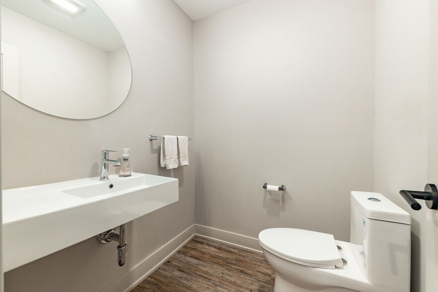 More Photos Of 830 Henry St, Ann Arbor Apartments For Sale