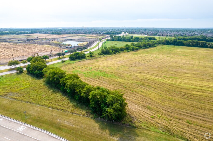 More Photos Of SWC 121 and Alma, Allen Office For Lease