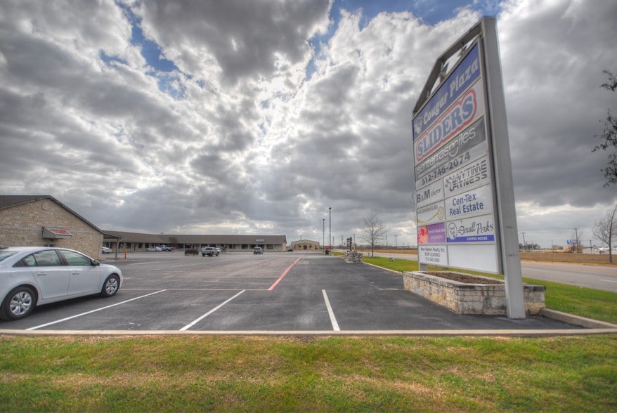 More Photos Of 305 Limestone Ter, Jarrell Unknown For Lease