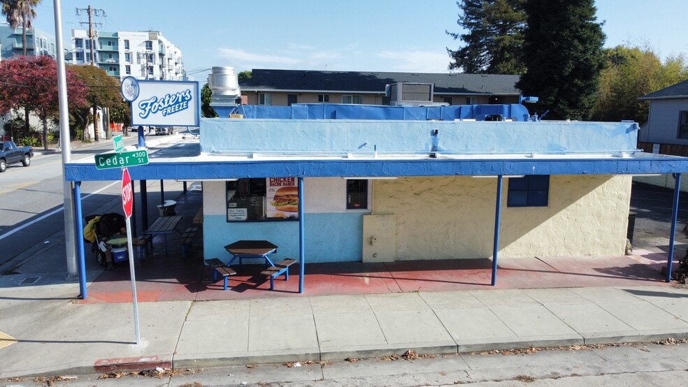 More Photos Of 229 Laurel St, Santa Cruz Restaurant For Sale