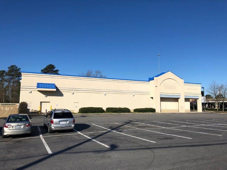 More Photos Of 6135 E Virginia Beach Blvd, Norfolk Drugstore For Lease