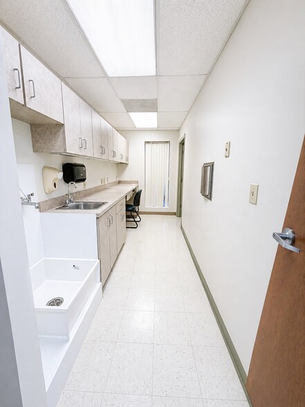 More Photos Of 1911 Lubbock St, Harlingen Healthcare For Lease