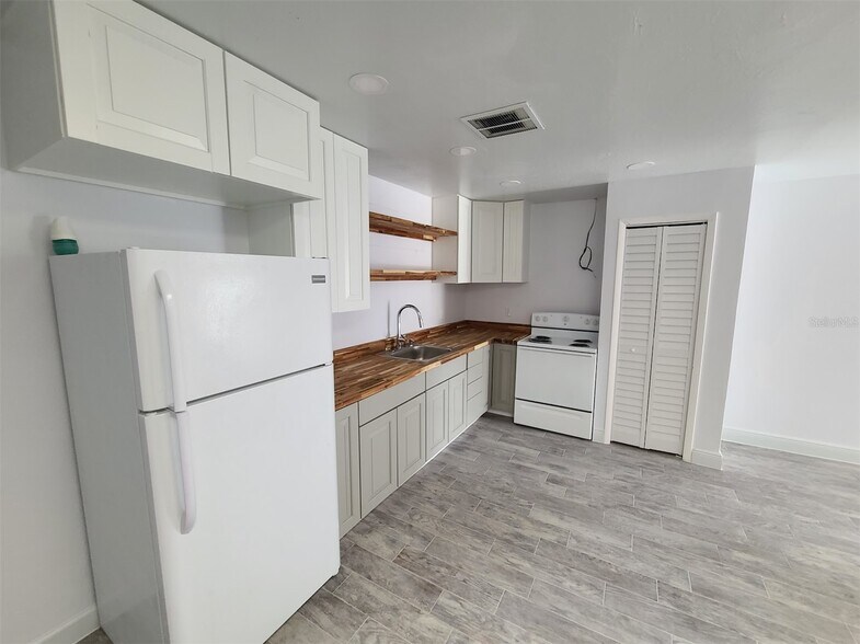 More Photos Of 12210 Genoa Dr, North Port Apartments For Sale