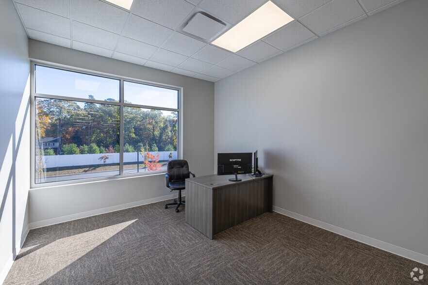 More Photos Of 200 S Pemberton Rd, Pemberton Distribution For Lease